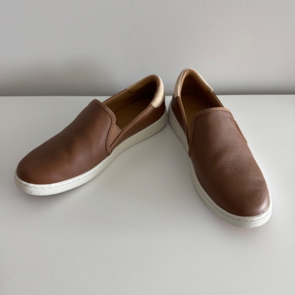 UGG Cas Leather Slip On Size 8 - Picture 2 of 8